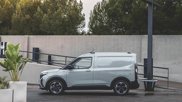 Transit Courier Cactus Grey (1)