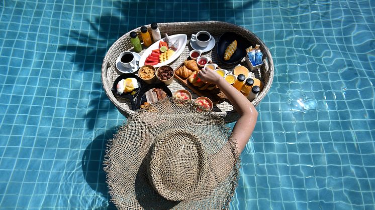 pool-snacks-tui-suneo-bangtao-arinara-bangtao-beach-phuket-thailand