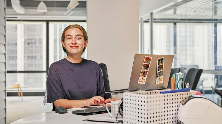 Gen Z hat Bock auf Arbeit: 8 von 10 sind bereit, für ihre Karriere hart zu arbeiten – nur der Einstieg fällt vielen schwer
