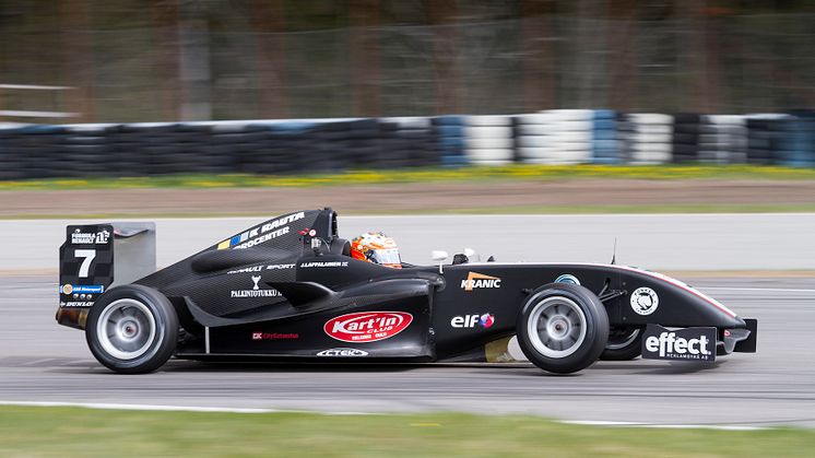 Hansson och Lappalainen dominerade i Formel Renault-premiären