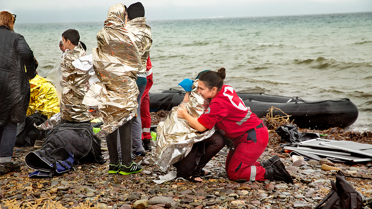 Mottagande på Lesbos. Foto: Joacim Gustafson/Röda Korset