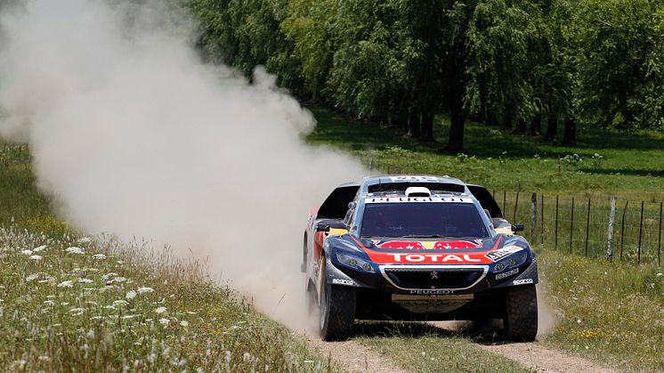 Peugeot 2008 DKR kör för seger i Dakarrallyt 