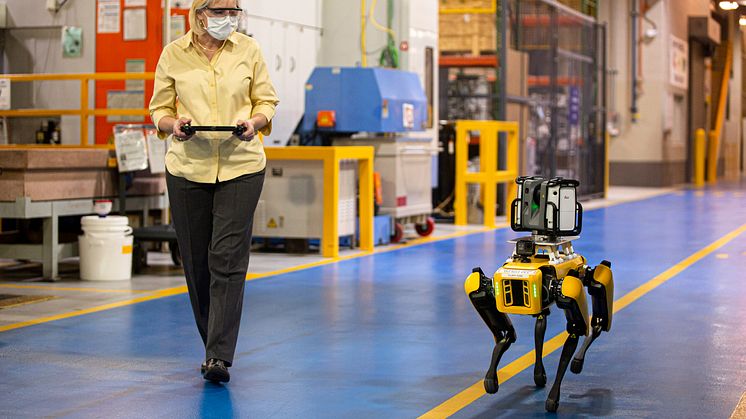 ​Ford eksperimenterer med «hunderoboter» for mer effektiv produksjon