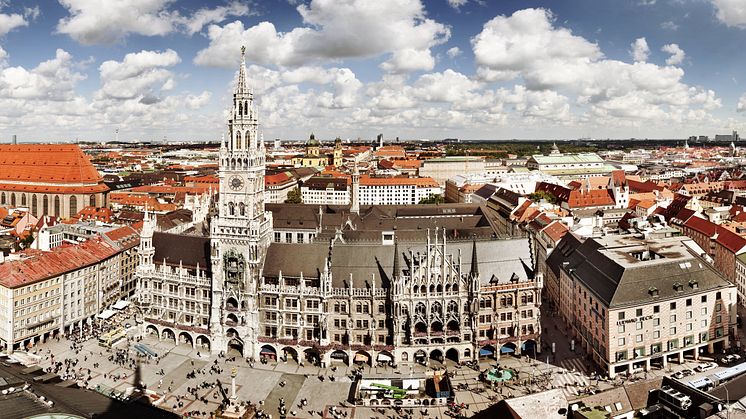 München: Det nye rådhus, Marienplatz og Frauenkirche, Panorama © DZT / Christof Herdt