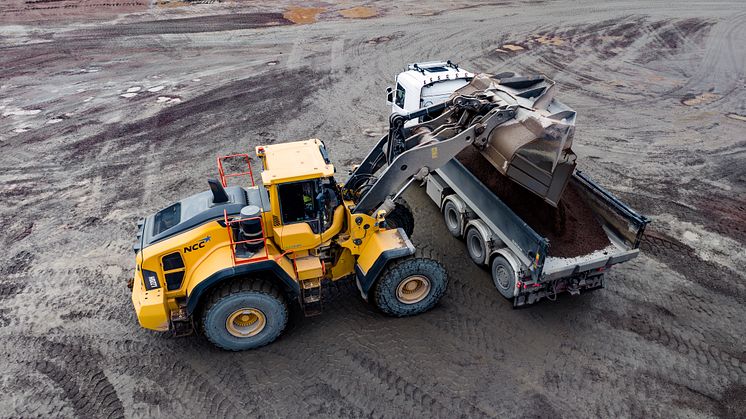 Volvo L220H under lastning hos NCC
