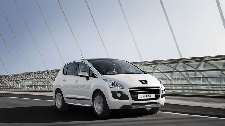 Peugeot leder loppet mot låga koldioxidutsläpp - Peugeot 3008 HYbrid4