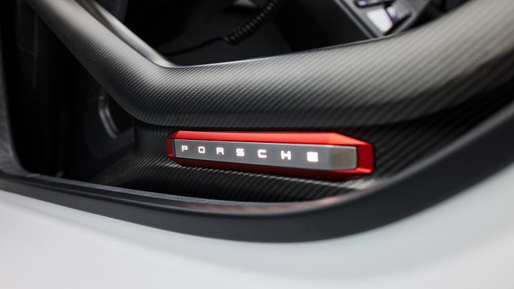 14 Porsche Mission R.jpg