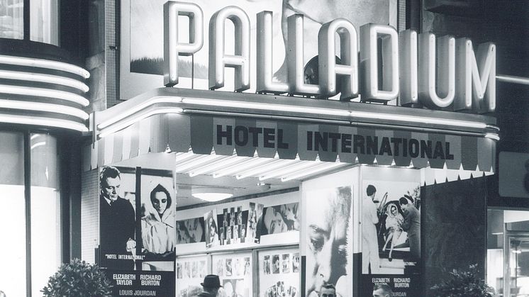 Palladium i Malmö firar 100 år! Så här såg entrén från Södergatan ut 1963. Filmen:  “Hotel International” med bl.a. Elisabeth Taylor och Richard Burton.  Foto©Lars Löfberg