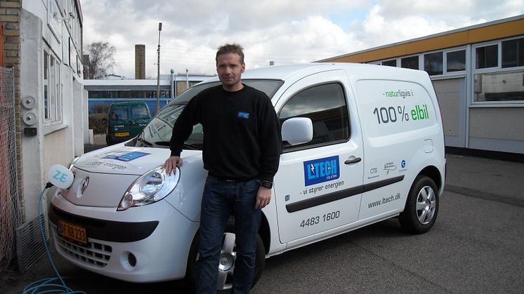 Elektrikeren kører på el