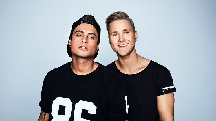 ​Samir & Viktor är #1 på Spotify med låten ”Bada nakna”!