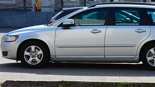 Så mycket kostar det att försäkra en Volvo och en Audi i Göteborg