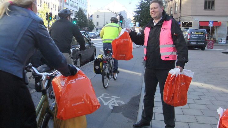 Per Ankersjö tackar Stockholms cyklister