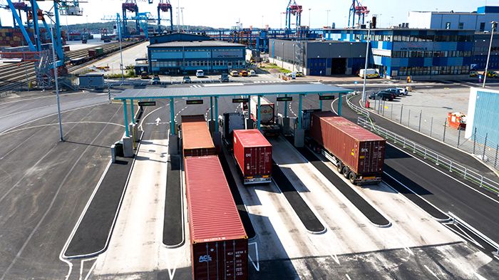 Hos APM Terminals tar det i snitt 25 minuter för lastbilen att utföra sitt ärende på terminalen. Snittet i Europa ligger på 56 minuter. 