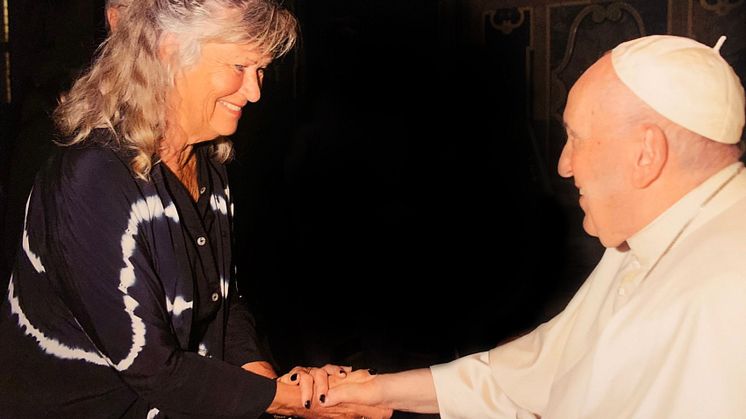 Christin och Dan Olofsson träffar Påve Franciskus