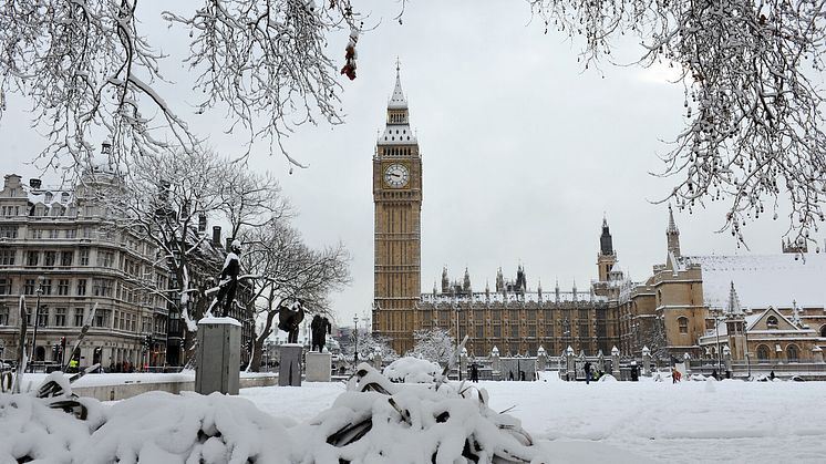 DEST_UNITED-KINGDOM_LONODON_WESTMINSTER_PARLIAMENT-SQUARE_BIG-BEN_SNOW_WINTER_GettyImages-182224723_Universal_Within usage period_81293