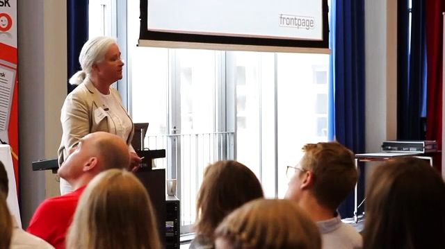 Kirsten Dinesen: The Stupid Gap. Mynewsday maj 2012.