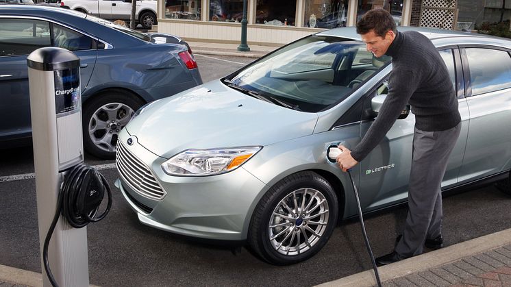 Fords första personbil med nollutsläpp – den helt nya Focus Electric – visas på bilsalongen i Genève