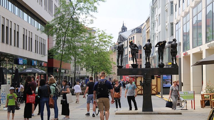 Passanten in der Leipziger Innenstadt - Foto: Julia Franke