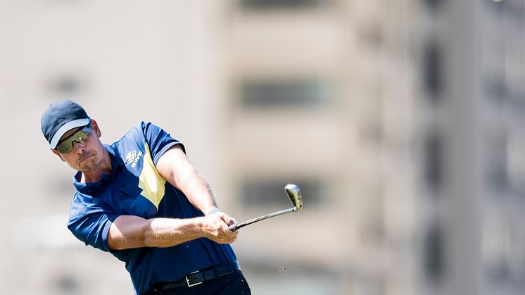 Henrik Stenson in action