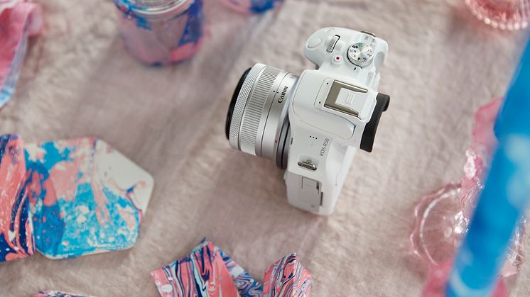 EOS R50-ambient-high-angle-white-camera-marbling-setup
