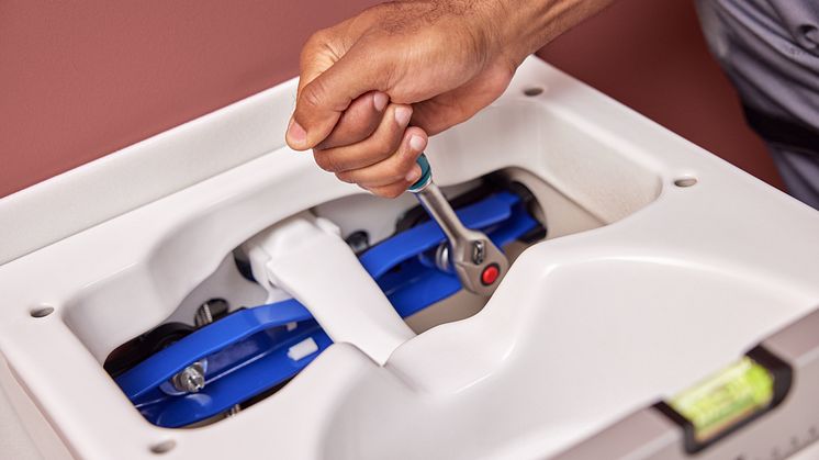 2024_B2B_Geberit AquaClean Alba_Installation_fix wc_rgb_Original.tif