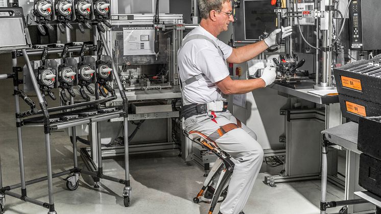 Chairless Chair for improved ergonomics in Audi’s production plants (26-02-2015)