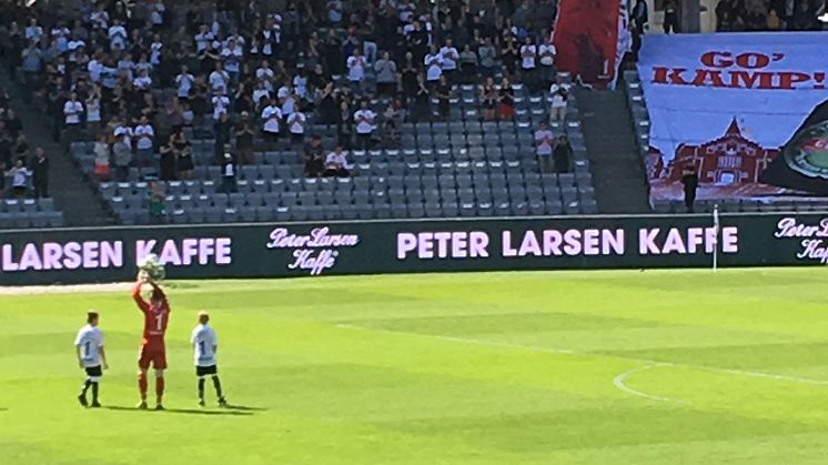 Målmand Steffen Rasmussen takker af på banen, men både han og Peter Larsen Kaffe forbliver en del af AGF.
