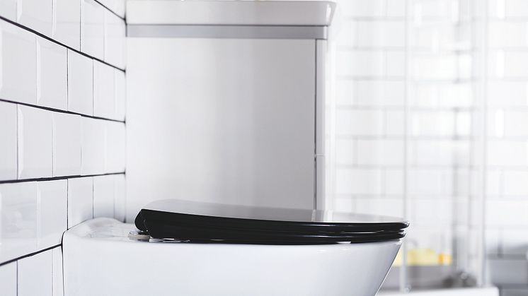PORSGRUND Glow klosett i stilrent design. Seter leveres i fire farger; hvit, sort, lys grå  og mørk grå. 