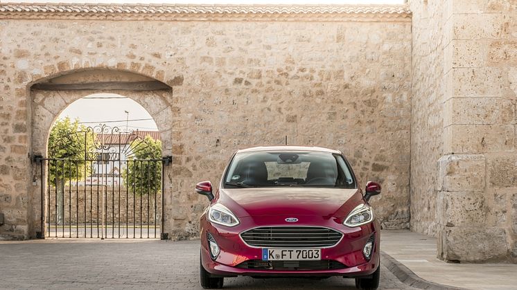 2017_Ford_Fiesta_Titanium_Ruby_Red_100