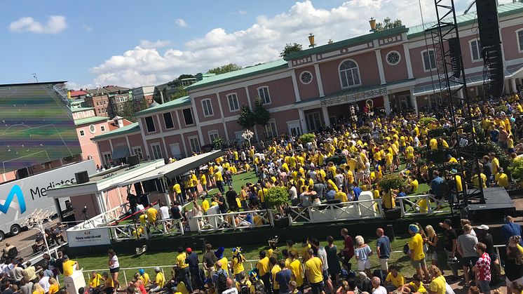 Gult och blått vid Stora Scenenområdet