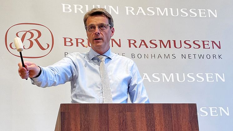 Frederik Bruun Rasmussen på podiet i Bredgade.