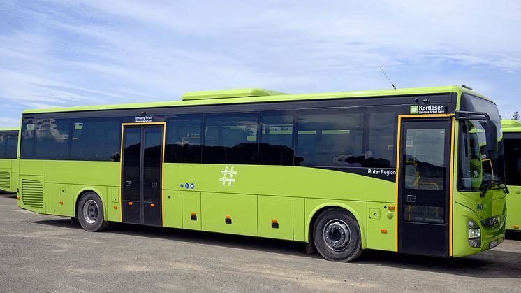 40 av bussene er to-akslede Crossway NF med normalhøyt gulv.