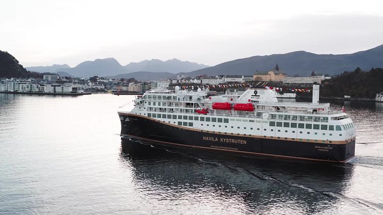 Havila Castor døpt i Ålesund