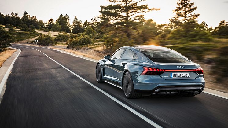 Audi e-tron GT quattro (Kemoragrå)