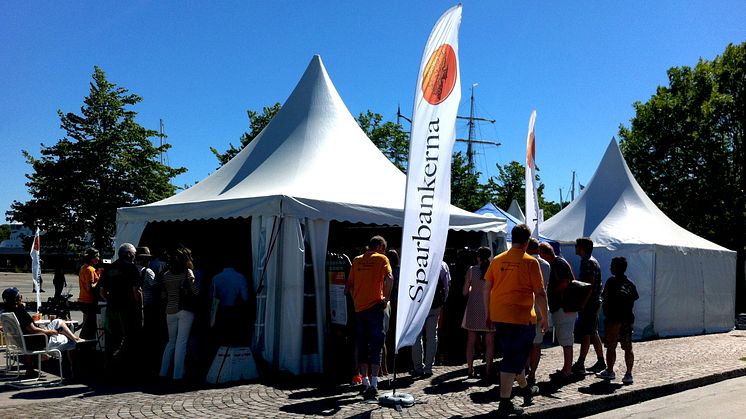 Sparbankernas tält i Almedalen 2015
