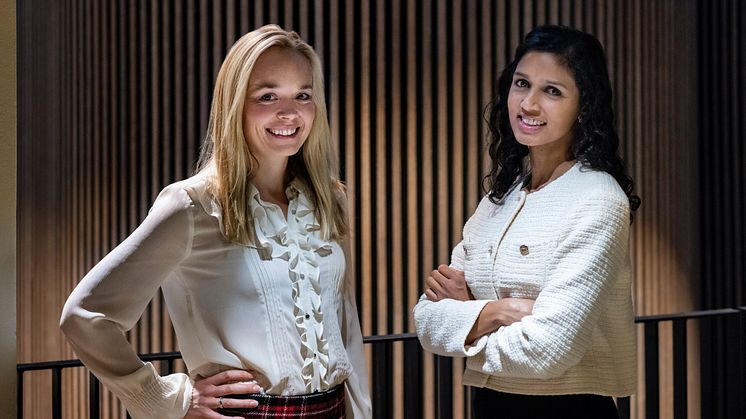 CFO Birthe Smedsrud Skeid (t.v.) og den nye økonomisjefen Leena Mari Male Lyngstad. 