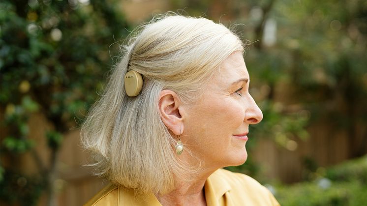 Tragebeispiel - Cochlear™ Nucleus® Kanso® 2 Soundprozessor 