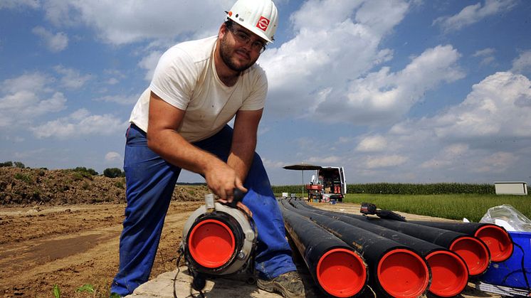 Die Bayernwerk Netz GmbH hat den Antrag zur Planfeststellung für den Neubau einer Erdkabelleitung bei Bachl im Landkreis Kelheim eingereicht. Der Bau ist nach Abschluss der Genehmigung 2023 vorgesehen.