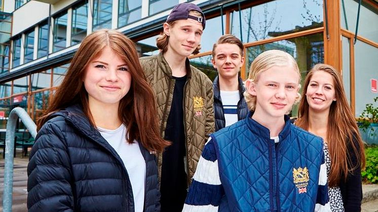 Elever vid Carlforsskas Ekonomi- och Handelsskola