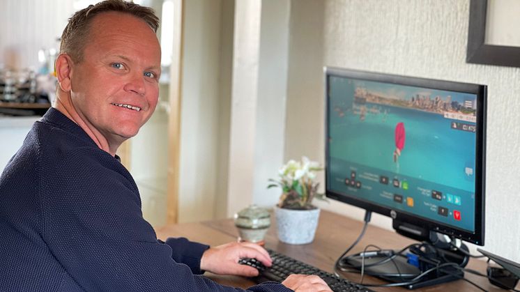 Kjetil Solvang fra Christianssands Seilforening vant sølv i NM i e-seiling i 2021, og er blant favorittene i 2022 også.