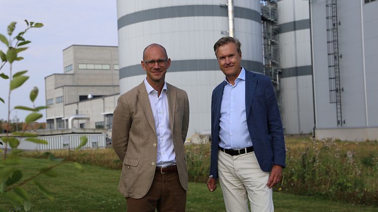 Fredrik Åkesson, VD St1 Biogas, tillsammans med Magnus Kårestedt, VD Borås Energi och Miljö