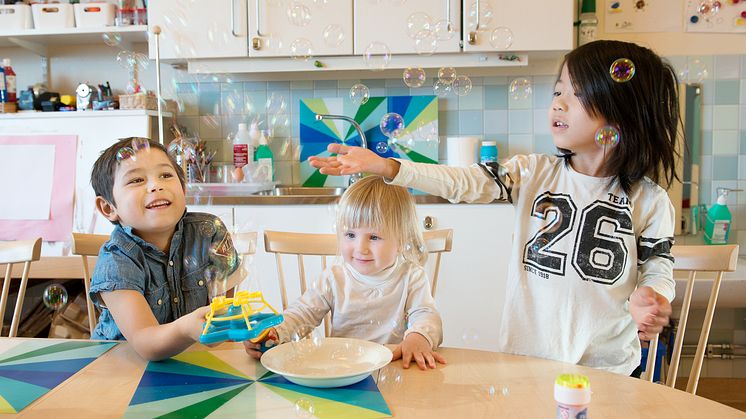 Barnhälsovården i Stockholms län når så gott som alla barn och de flesta av länets späd- och förskolebarn har goda förutsättningar för hälsa och välbefinnande. Foto: Clas Fröhling