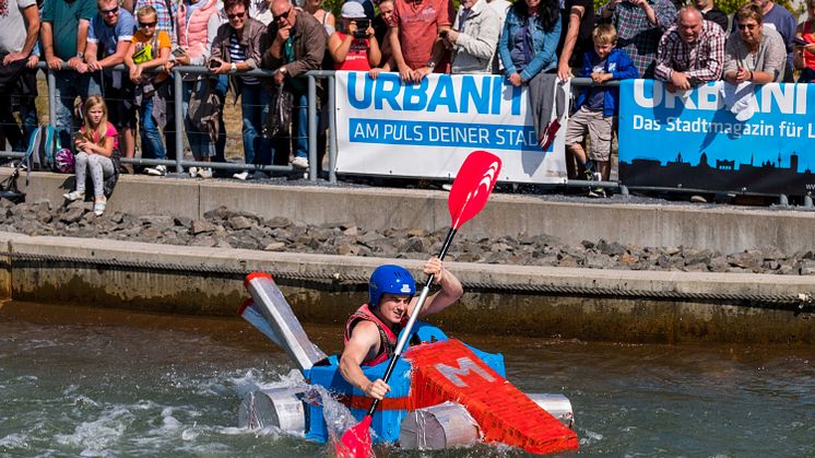 Zum 13. Pappbootrennen brauchen die Paddler Mut und Ideenreichtum