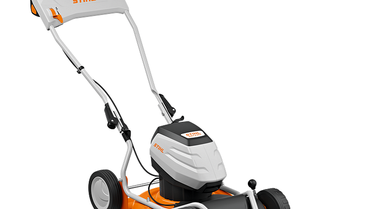 Bekvämt och lätt med drivande batterigräsklippare från STIHL