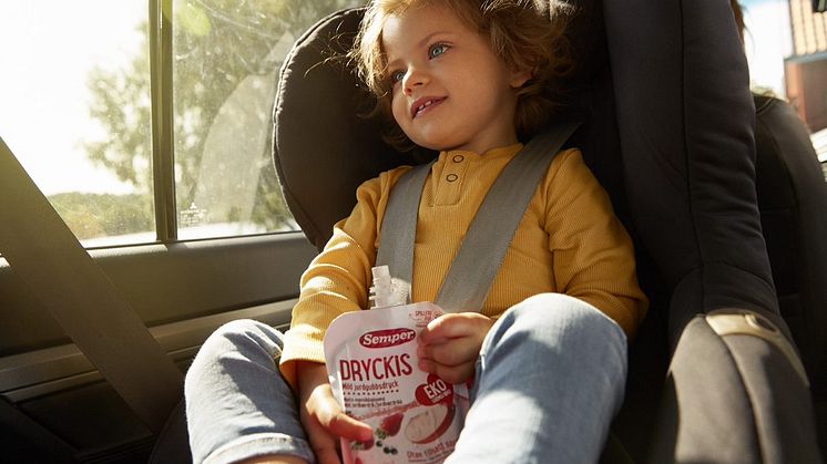 Dryckis en mild fruktdrikke til barn i sølefri emballasje. Passer perfekt på biltur.