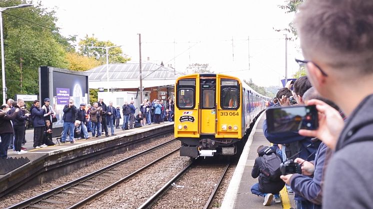 Crowds gathered at Hertford North station to see the Class 313. MORE IMAGES AVAILABLE TO DOWNLOAD BELOW