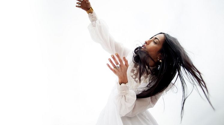 Hindi Zahra till Stora Teatern