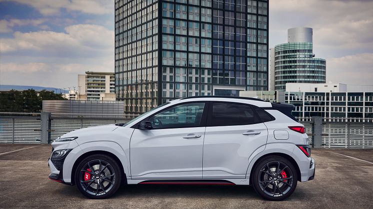 hyundai-kona-n-test-drive-sonic-blue-static-07