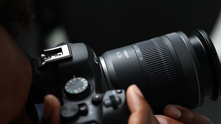 RF 16-28mm F2.8 IS STM_R6_D4057_Lifestyle.JPG