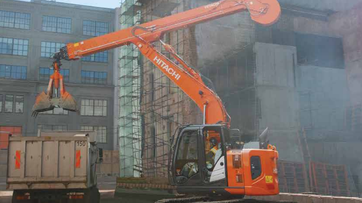 Broschyr_Delvator_Hitachi_ZX135US-6 CTA_Clamshell_telescopic arm